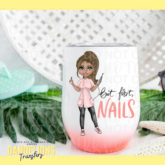 Nail tech Dolly
